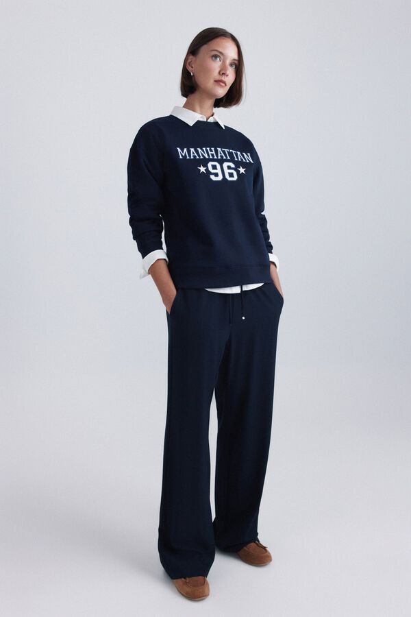 Trousers and sweatshirt set