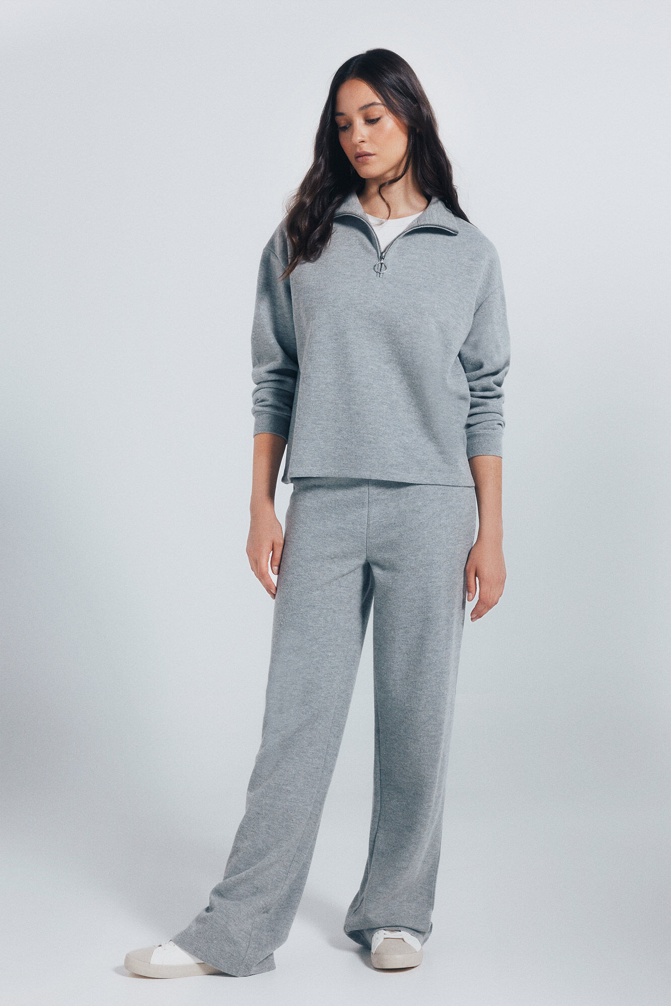 Conjunto de pantal&oacute;n y sudadera