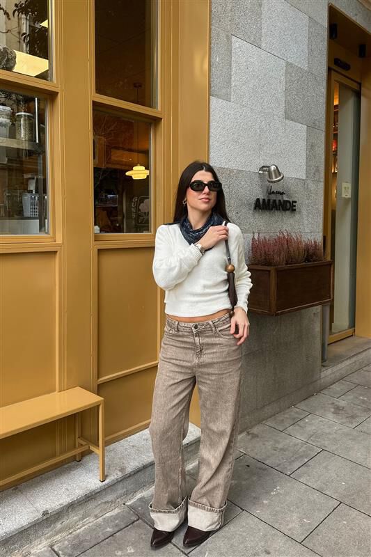 Scarf, jeans and jumper set