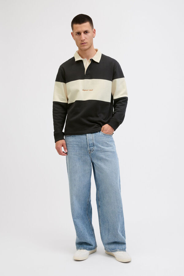 Conjunto de sudadera y vaquero