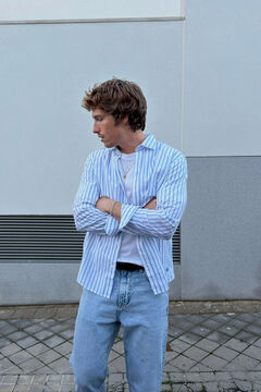 T-Shirt, jeans and shirt set