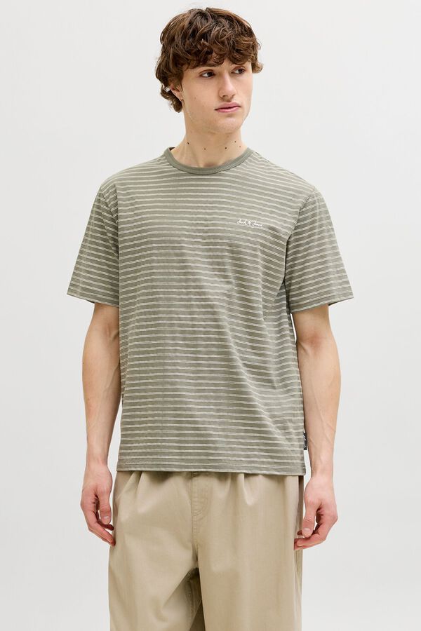 Baggy-Fit-Hosen und gestreiftes im Set