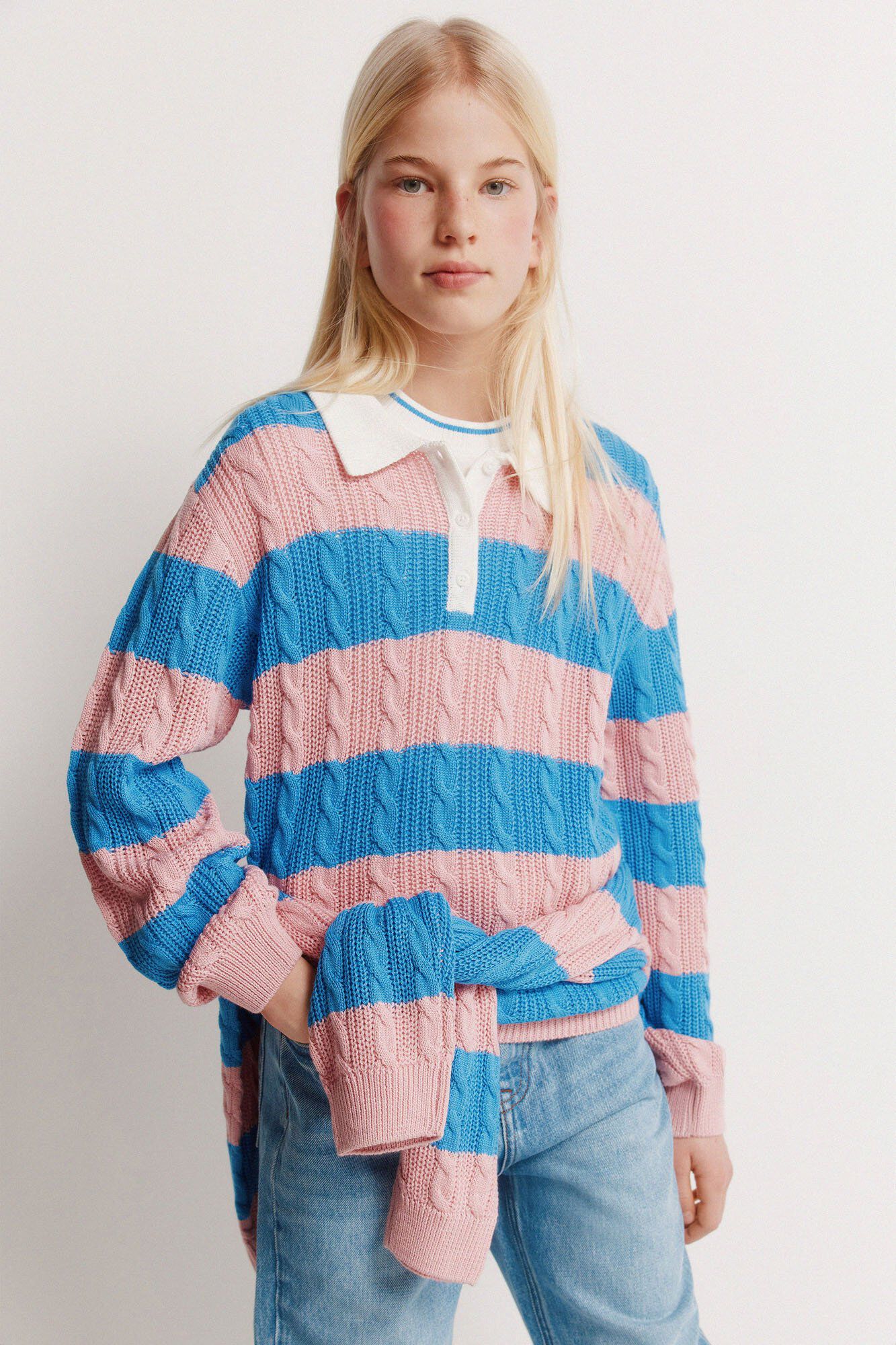 Conjunto de jersey y jeans