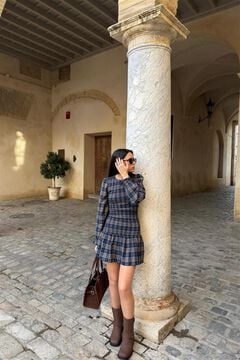 Conjunto de botas, mala e vestido