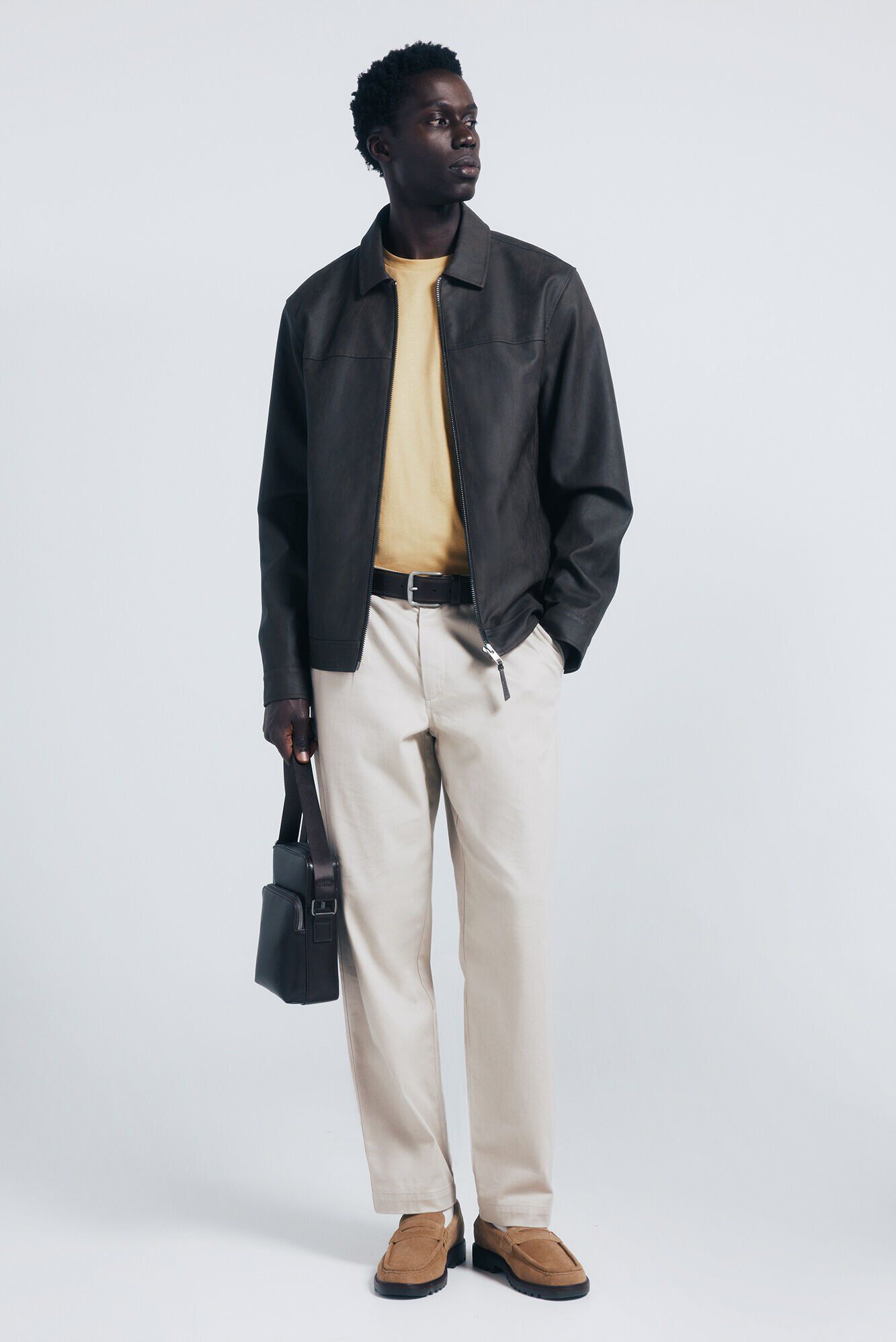 T-Shirt, chinos and jacket set