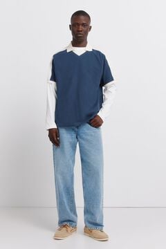 Conjunto de polo y jeans