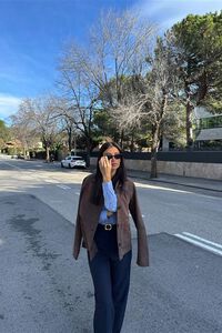 Conjunto de chaqueta, pantal&oacute;n y camisa