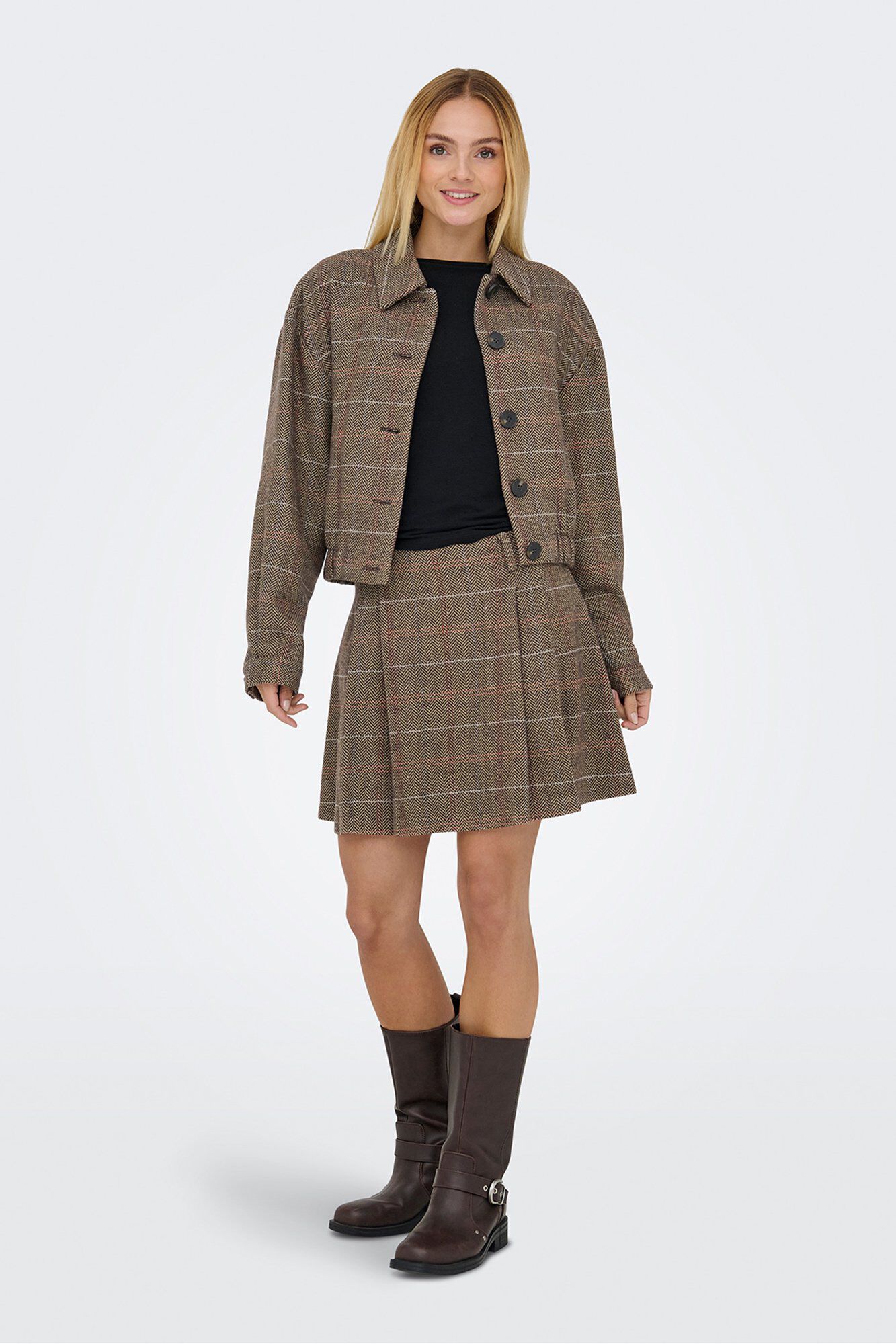 Conjunto de falda y cazadora