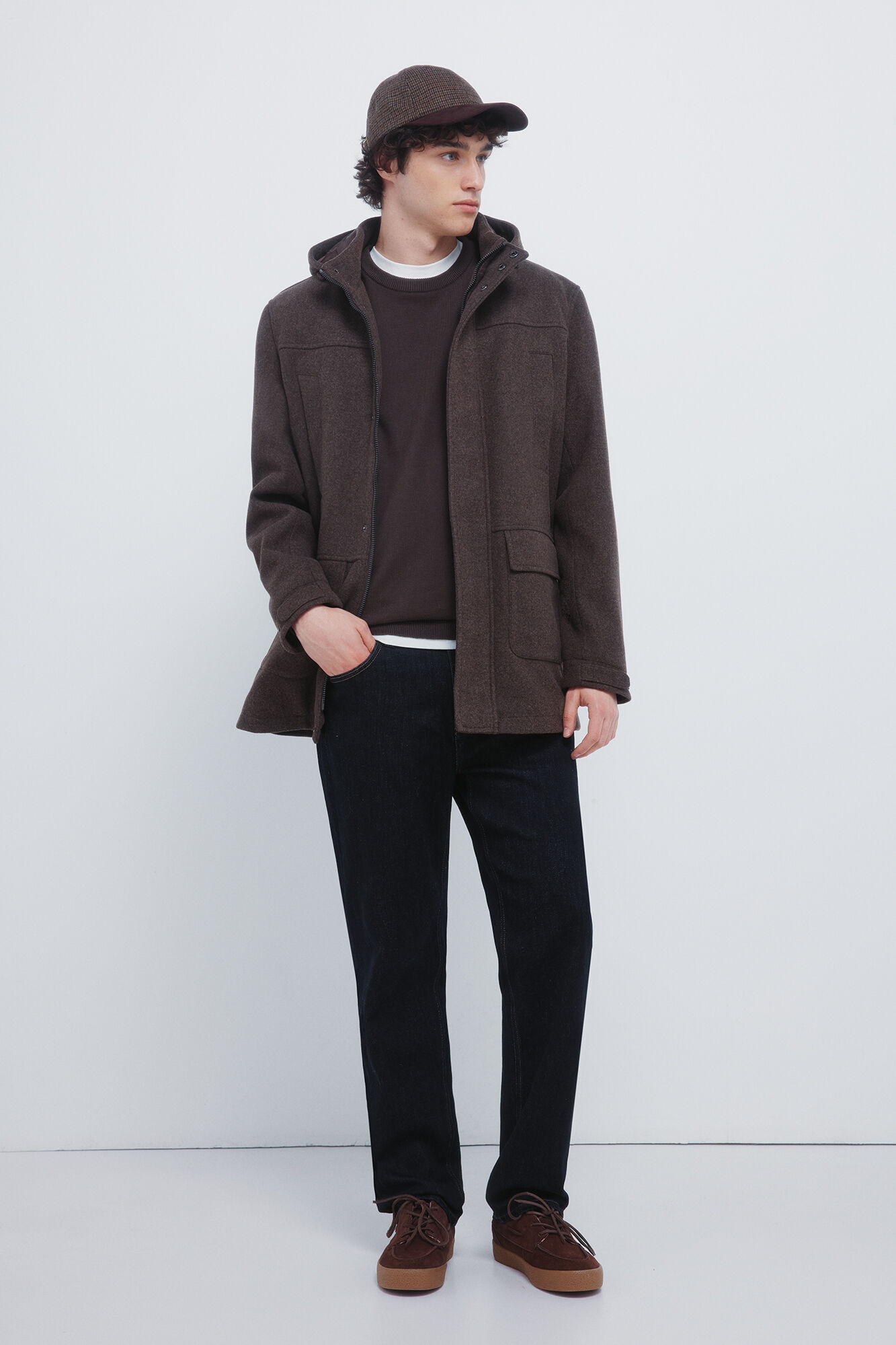 Conjunto de camisola, parka e bon&eacute;