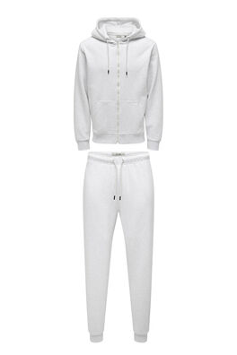 Conjunto de pantalón y sudadera