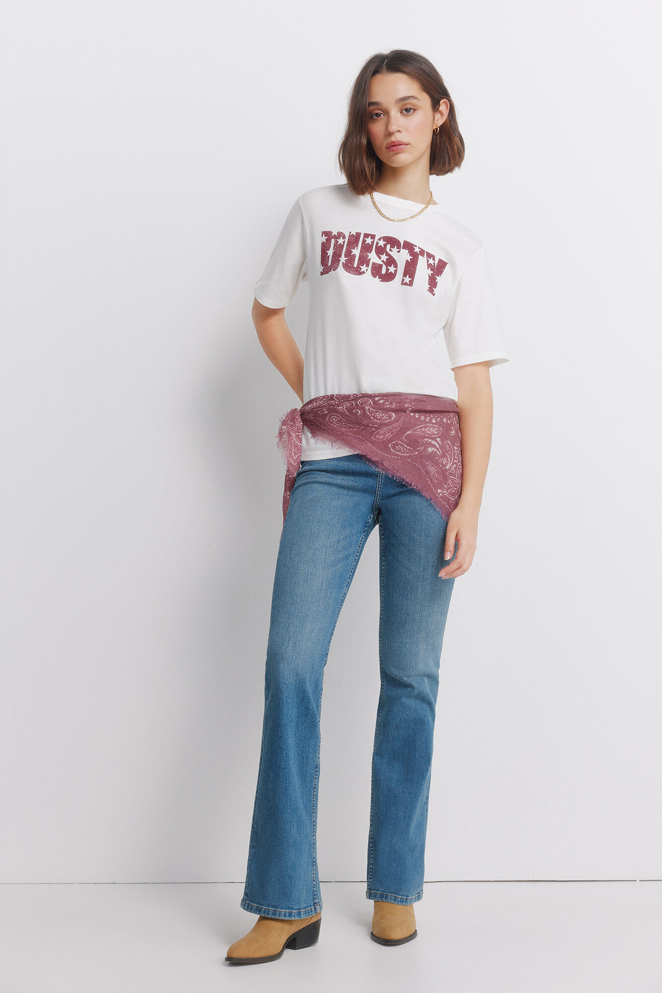 Scarf, jeans and t-shirt set