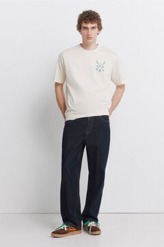 Conjunto de jeans y camiseta