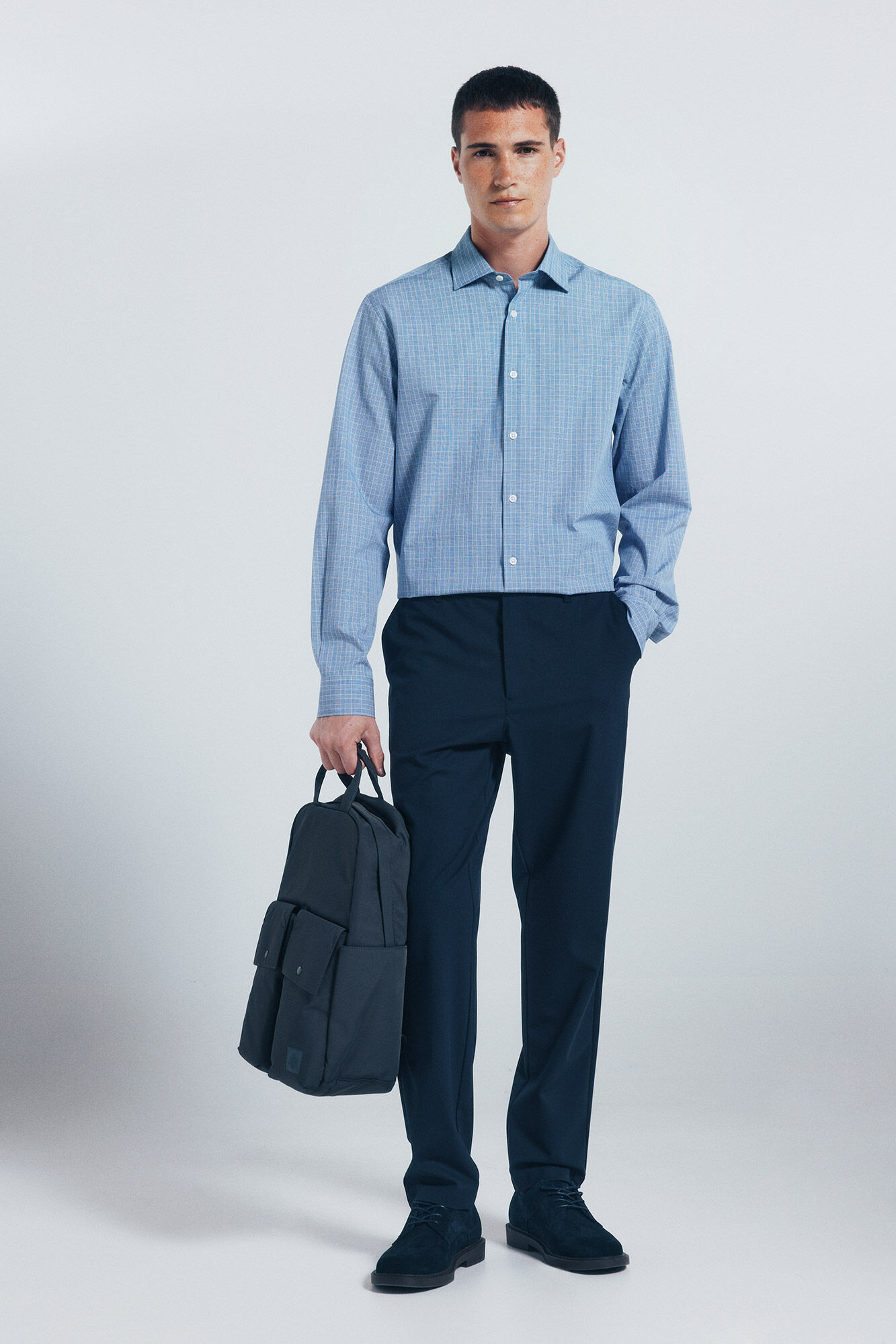 Conjunto de pantal&oacute;n y camisa