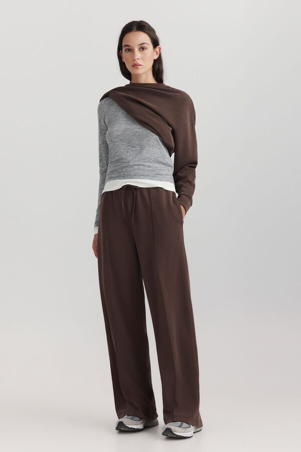 Trousers and sweatshirt set