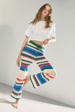 Conjunto de cal&ccedil;as e camisa