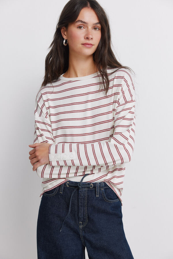 Conjunto de cal&ccedil;as e t-shirt