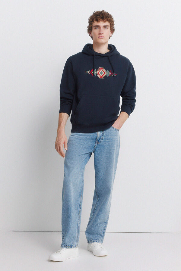 Conjunto de jeans y sudadera