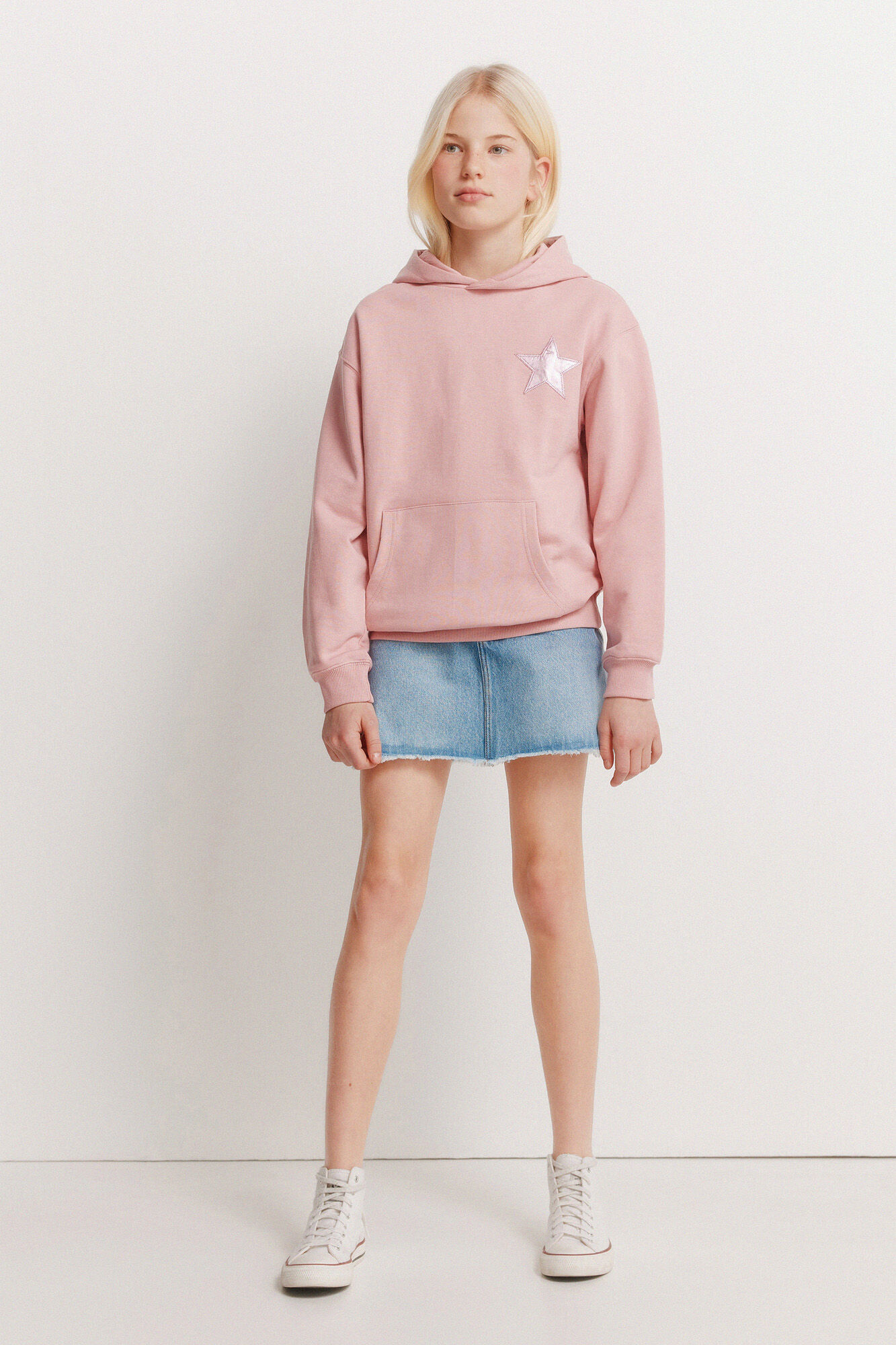 Conjunto de sudadera, falda y falda