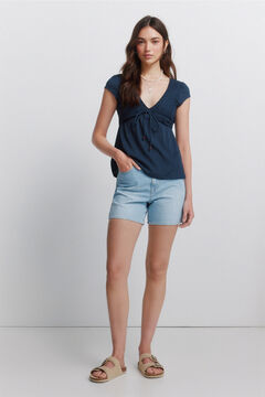 Conjunto de camiseta y bermudas