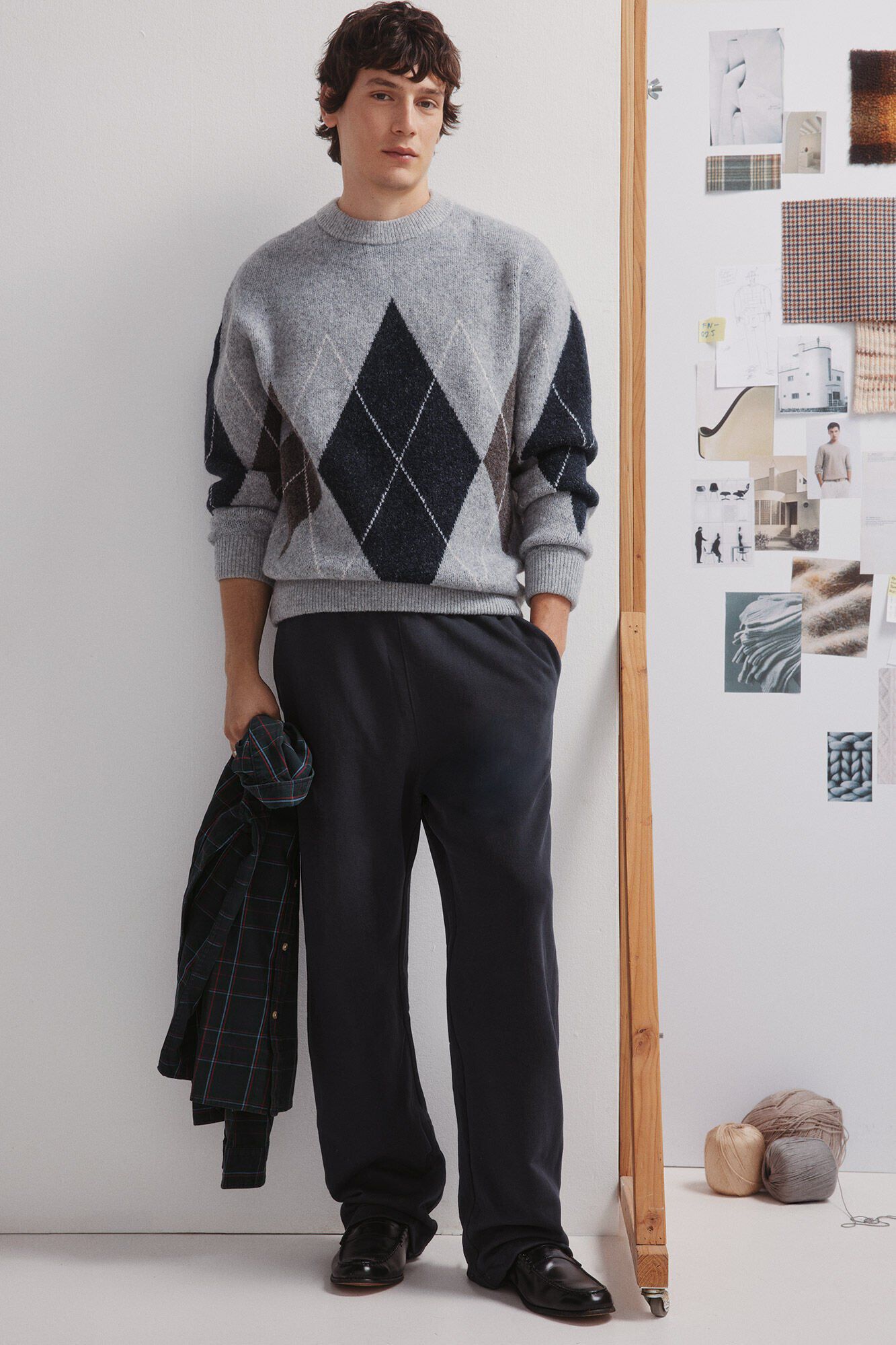 Conjunto de m&aacute;scara, cal&ccedil;a e camisola