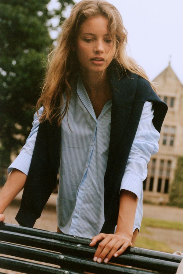 Conjunto de jeans y camisa