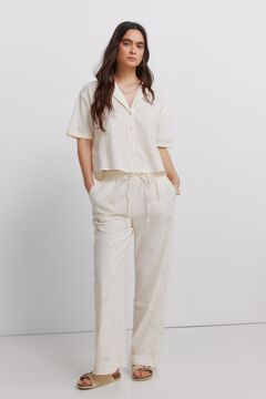 Conjunto de pantal&oacute;n y camisa