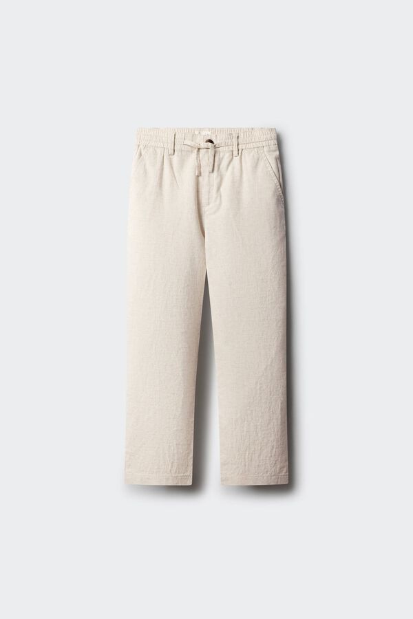 Conjunto de pantal&oacute;n, blazer, camisa y camiseta