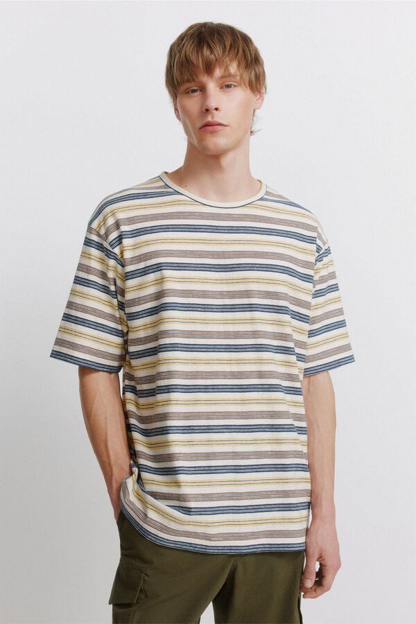 Conjunto de t-shirt e cal&ccedil;as