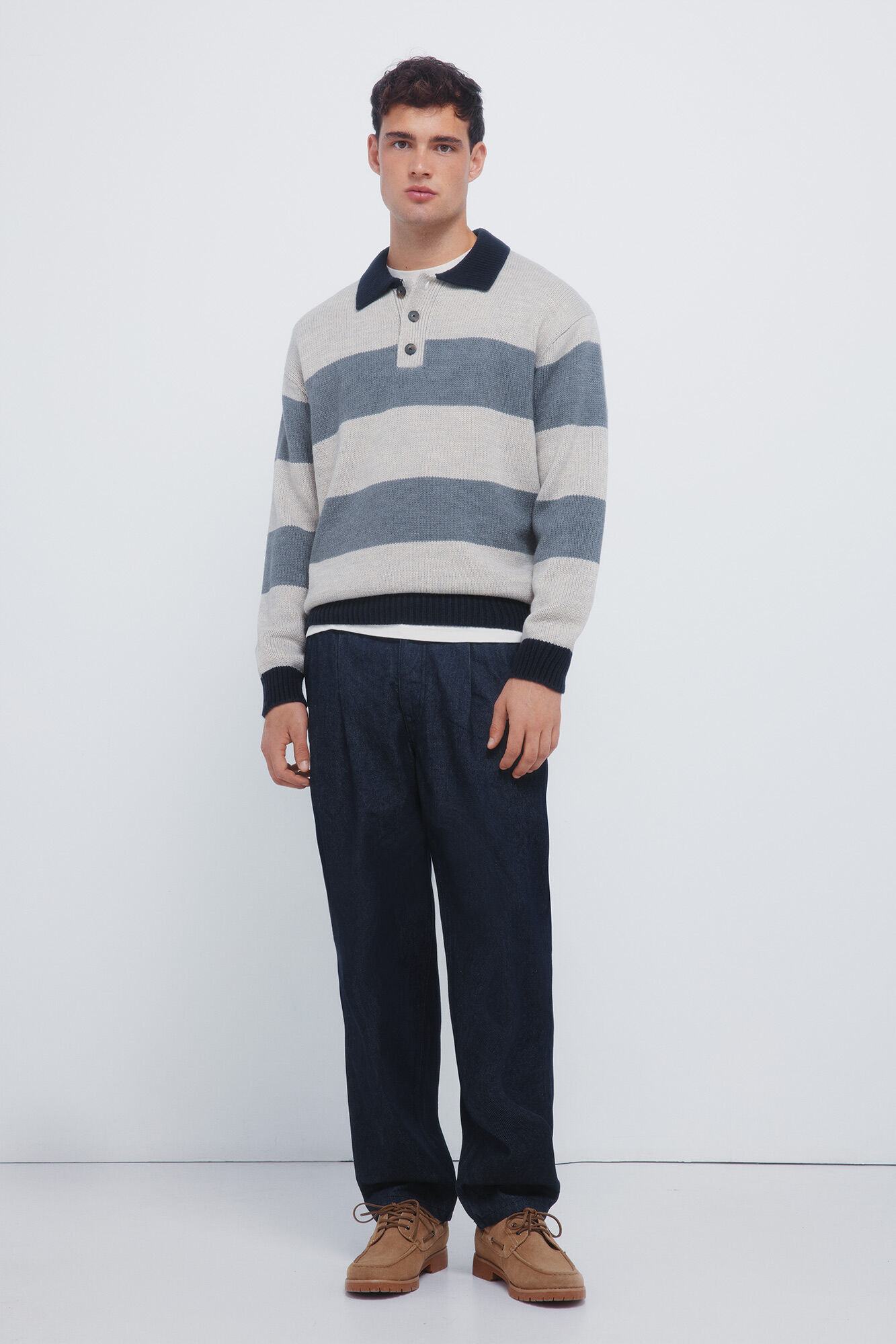 Conjunto de mocassim, cal&ccedil;as e camisola