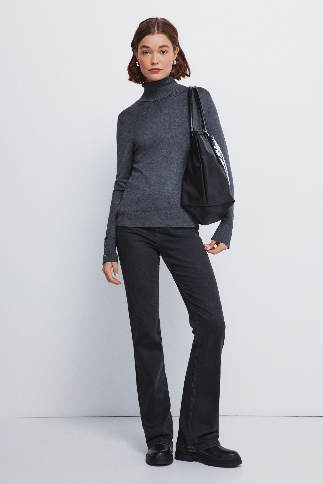 Conjunto de bolso, pantalones y jersey