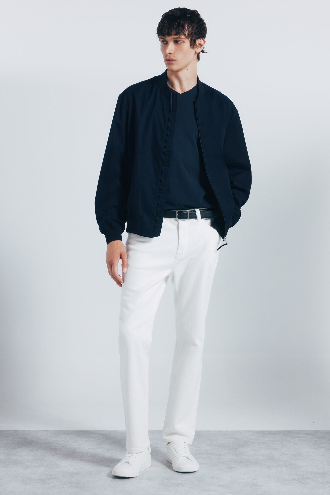 Conjunto de bombardeiro e cal&ccedil;a