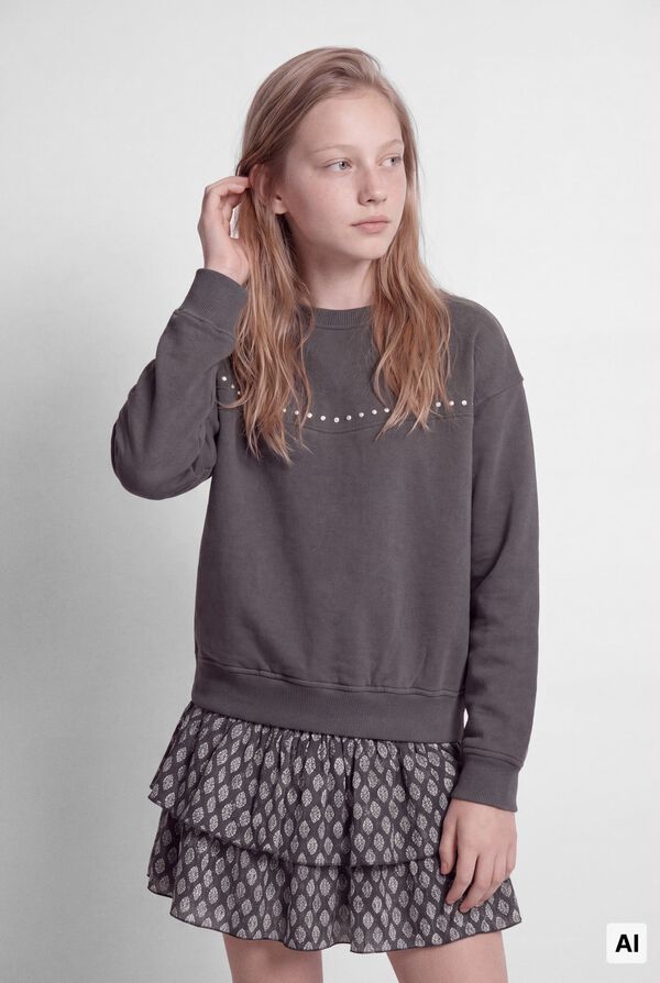 Conjunto de sudadera y falda