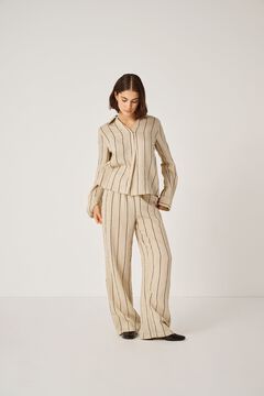 Conjunto de pantal&oacute;n y camisa