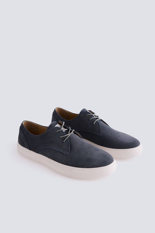 Shoes and jeans set