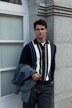 Conjunto de pantal&oacute;n y c&aacute;rdigan