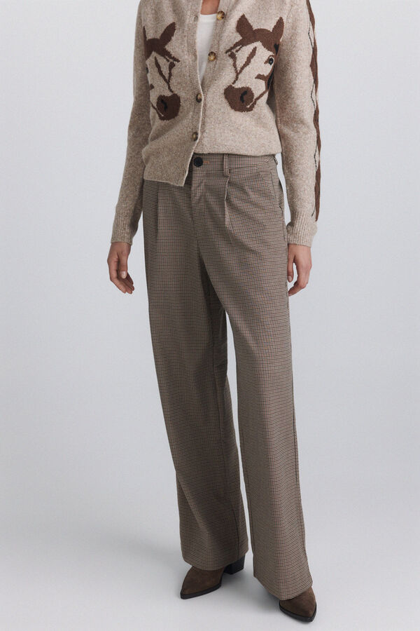 Sneakers, jacket, chinos and t-shirt set