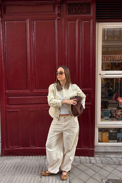 Conjunto de camiseta, bolso, chaqueta y bloom