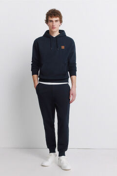 Conjunto de jogger y sudadera