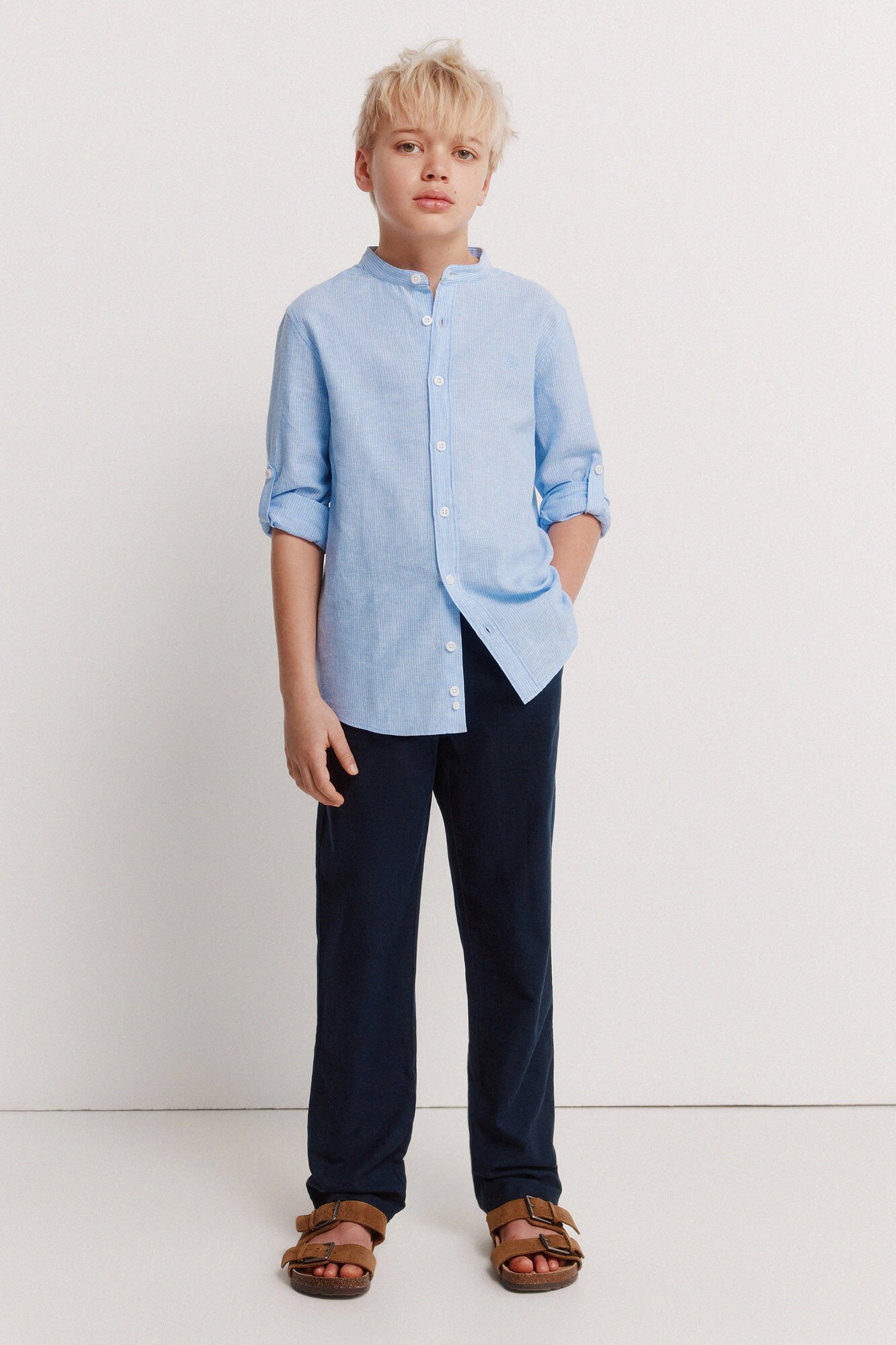 Conjunto de pantal&oacute;n y camisa