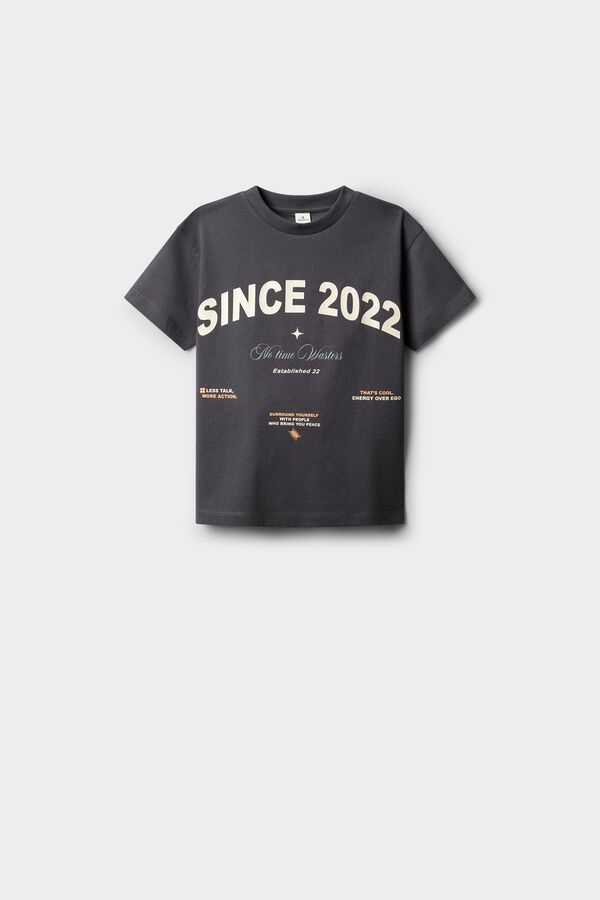 Conjunto de chino y camiseta