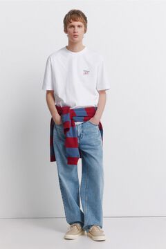 Conjunto de jeans y camiseta