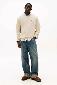 Conjunto de jeans, sweatshirt e mocassins