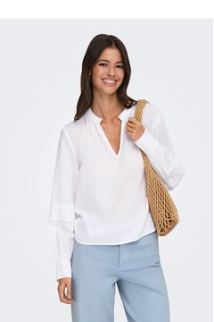 Conjunto de blusa, jeans e casaco