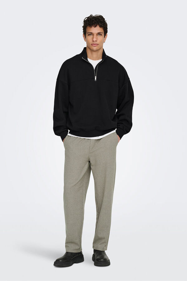 Conjunto de sneaker, sweatshirt, cal&ccedil;as e cal&ccedil;as