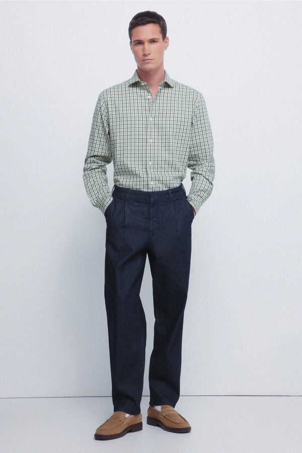 Loafer, jeans and shirt set