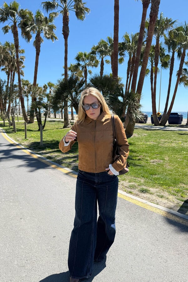 Conjunto de pantal&oacute;n, blusa y cedar