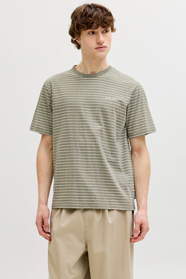 Baggy-Fit-Hosen und gestreiftes im Set