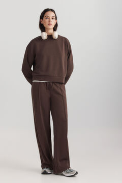 Conjunto de pantal&oacute;n y sudadera