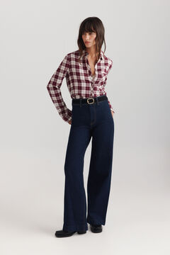 Conjunto de jeans y camisa