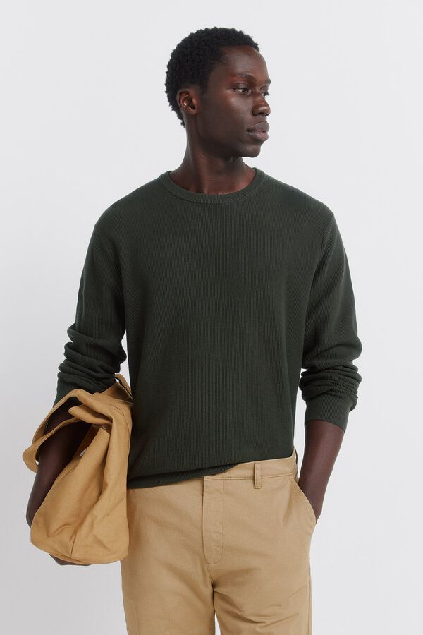 Conjunto de cal&ccedil;as, camisa e mala